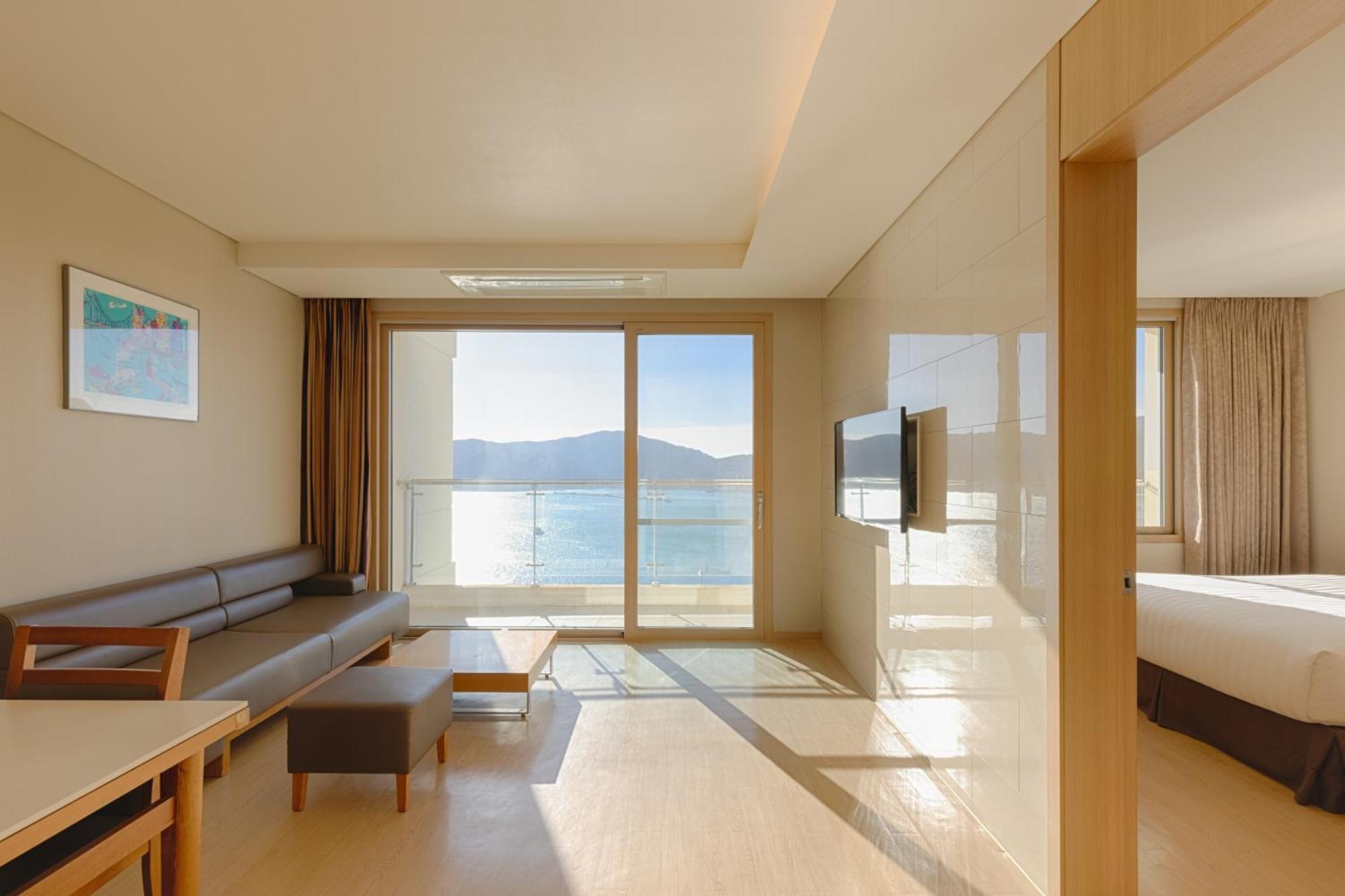 Hotel Sono Calm Geoje Esterno foto